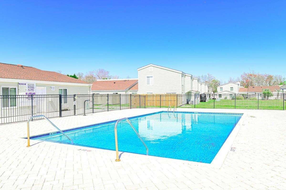 Island Breeze W Pool Holiday home
